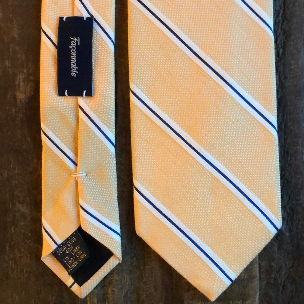 Façonnable tie. Never worn.